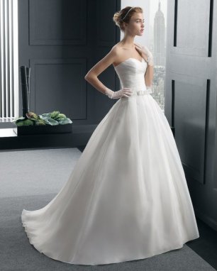 Красивое платье невесты